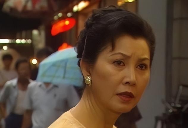 PG电子登录入口-突传死讯！香港知名演员老公在家中离世，坐在轮椅上没了呼吸